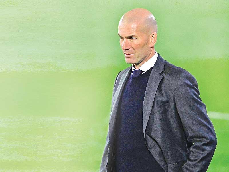 المدير الفني لريال مدريد  الفرنسي زين الدين زيدان