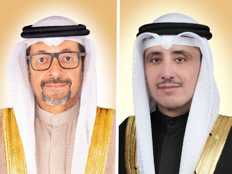 وزير الخارجية وزير الدولة لشؤون مجلس الوزراء الشيخ أحمد الناصر، وزير المالية وزير الدولة للشؤون الاقتصادية والاستثمار خليفة حمادة