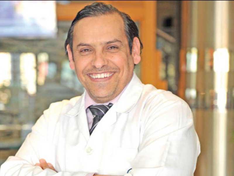  استشاري أمراض وجراحة العيون في وزارة الصحة د. يوسف الظفيري