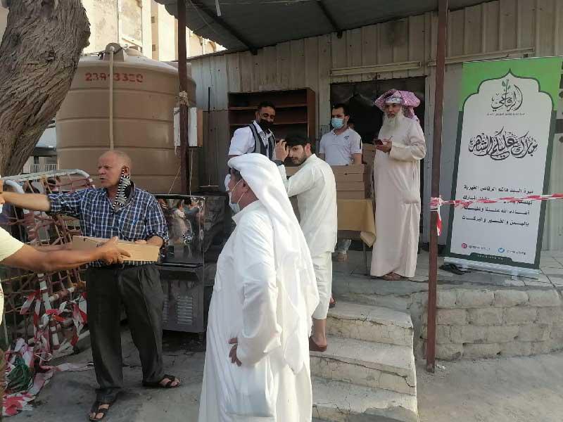  مبرة هاشم الرفاعي الخيرية توزع وجبات إفطار وسلات غذائية