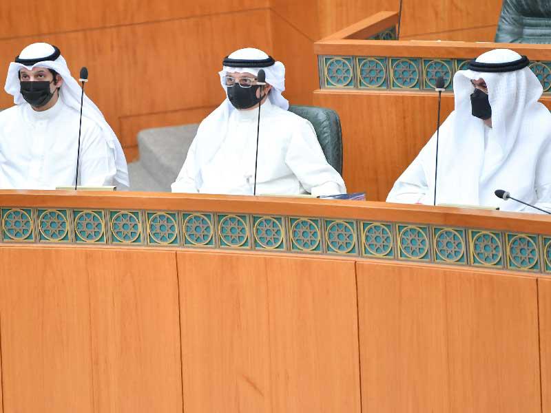 المضف والشايع والمطيري بجلسة سابقة