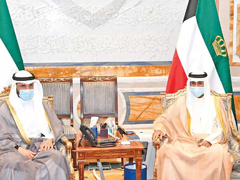 صاحب السمو أمير البلاد الشيخ نواف الأحمد  مستقبلاً رئيس مجلس الأمة مرزوق الغانم أمسn