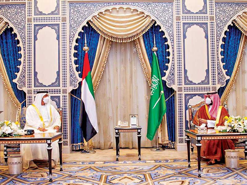 جانب من المباحثات بين محمد بن سلمان ومحمد بن زايد في جدة أمس (واس)