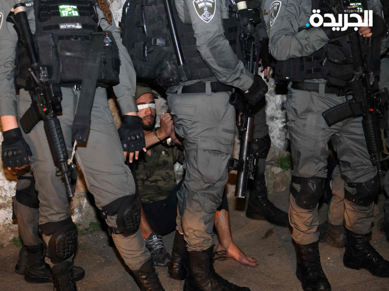 سلطات الاحتلال تعتقل العشرات