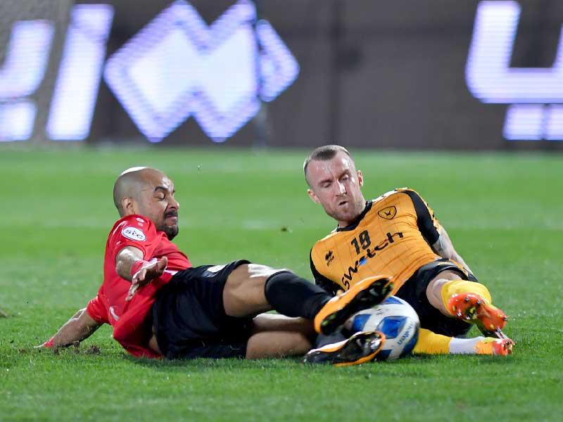 محاولة للاستحواذ على الكرة