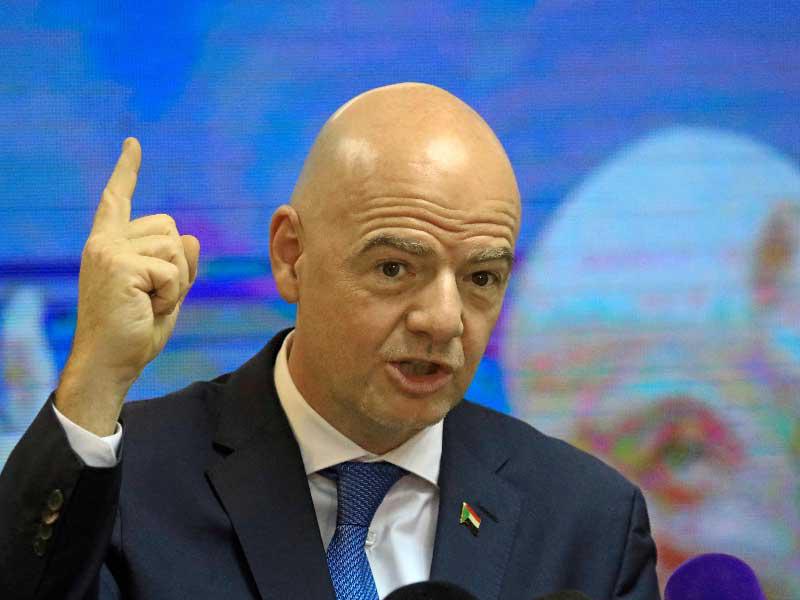  رئيس الاتحاد الدولي لكرة القدم السويسري جاني إنفانتينو