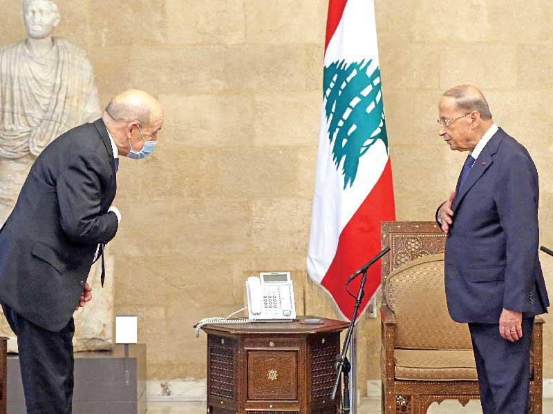 وزير الخارجية الفرنسي جان إيف لودريان ورئيس الجمهورية ميشال عون  في قصر بعبدا أمس (دالاتي ونهرا) 