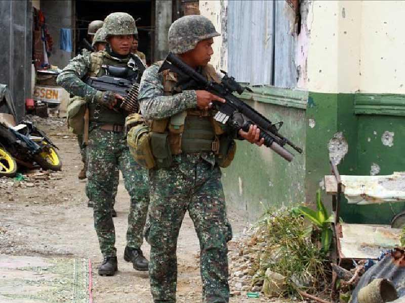 متشددون يسيطرون على جزءا من سوق عام في بلدة داتو باغلاس بإقليم ماغوينداناو