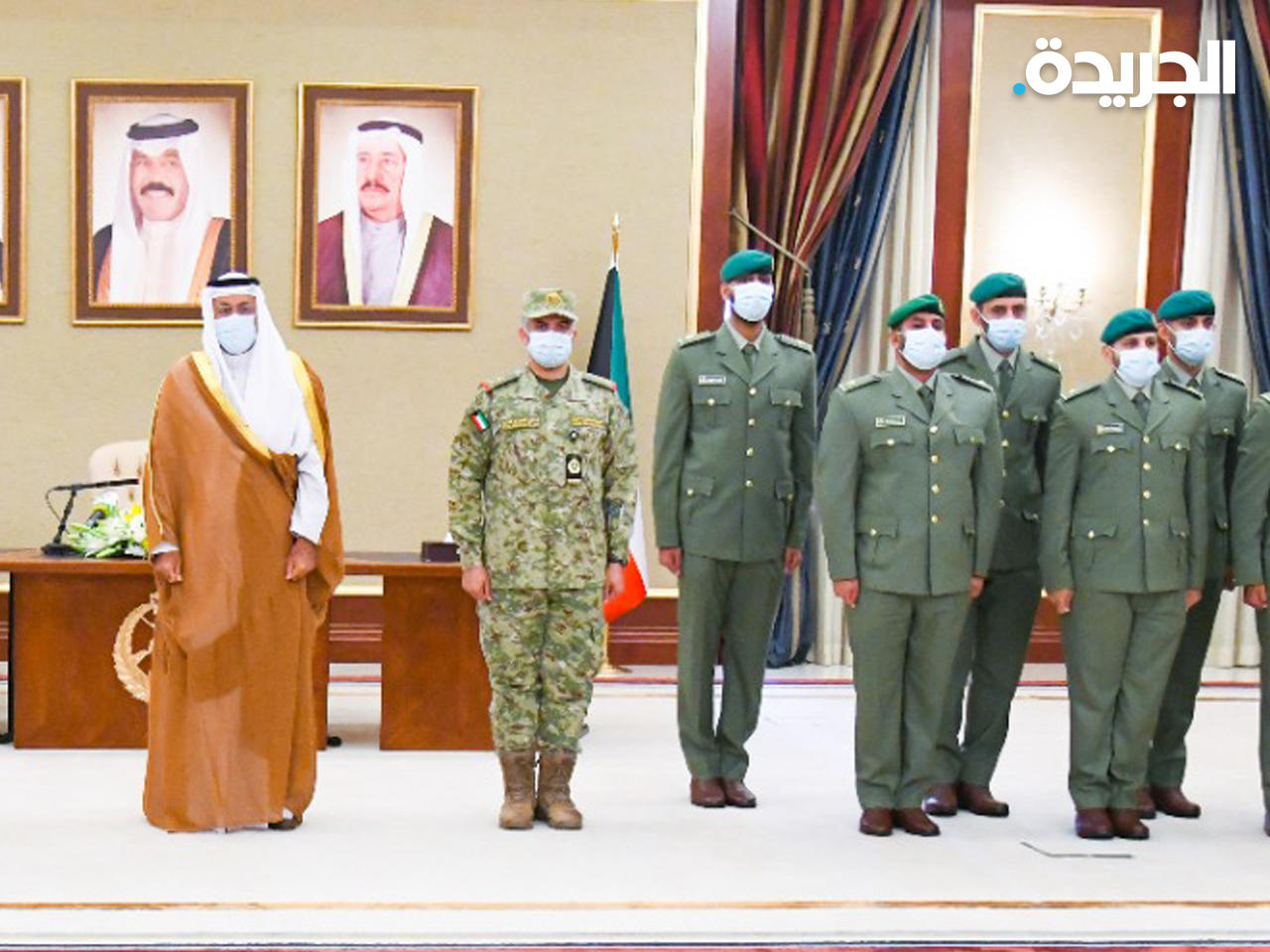  نائب رئيس الحرس الوطني الفريق أول متقاعد الشيخ أحمد النواف مع الطلبة الضباط الجدد