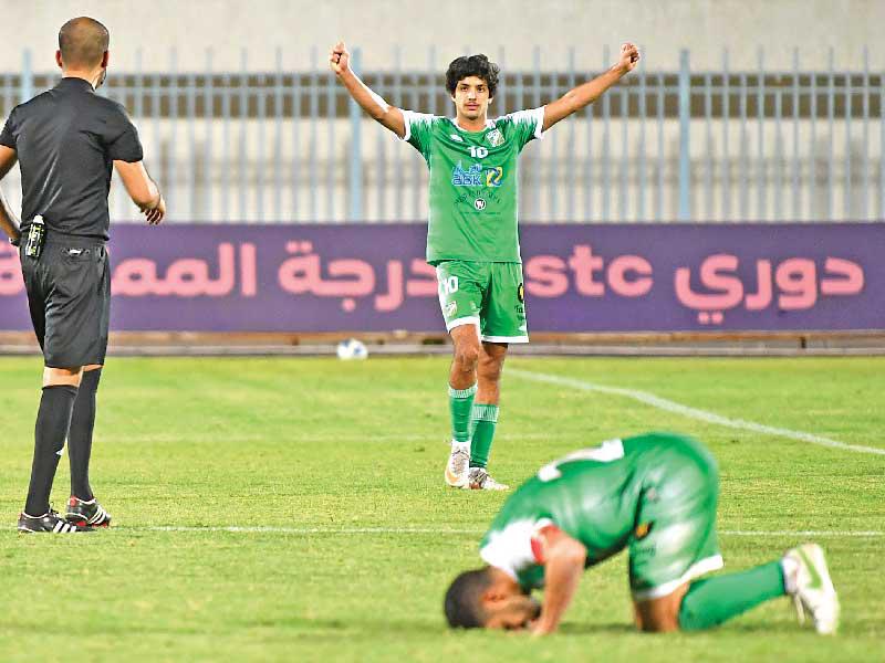 فرحة لاعبي العربي بالفوز الصعب