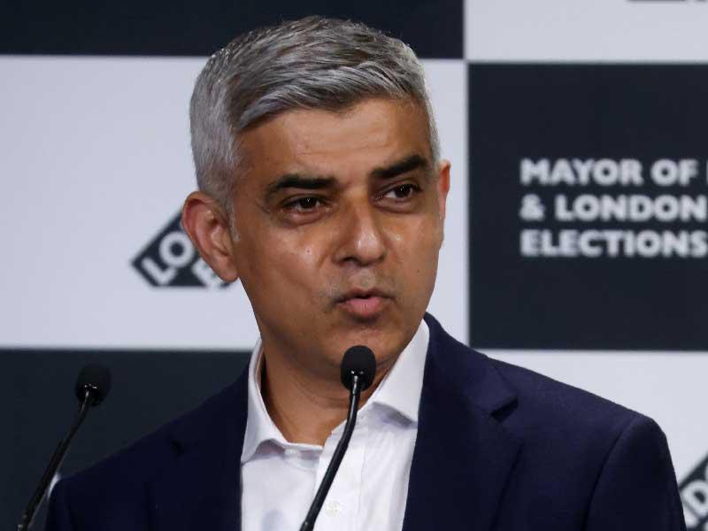 رئيس بلدية لندن العمّالي صادق خان