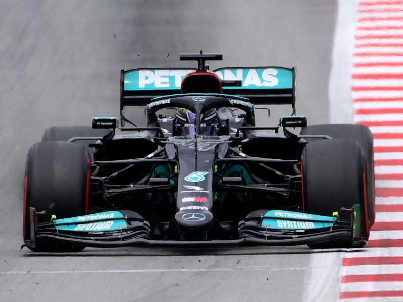 سيارة البريطاني لويس هاميلتون