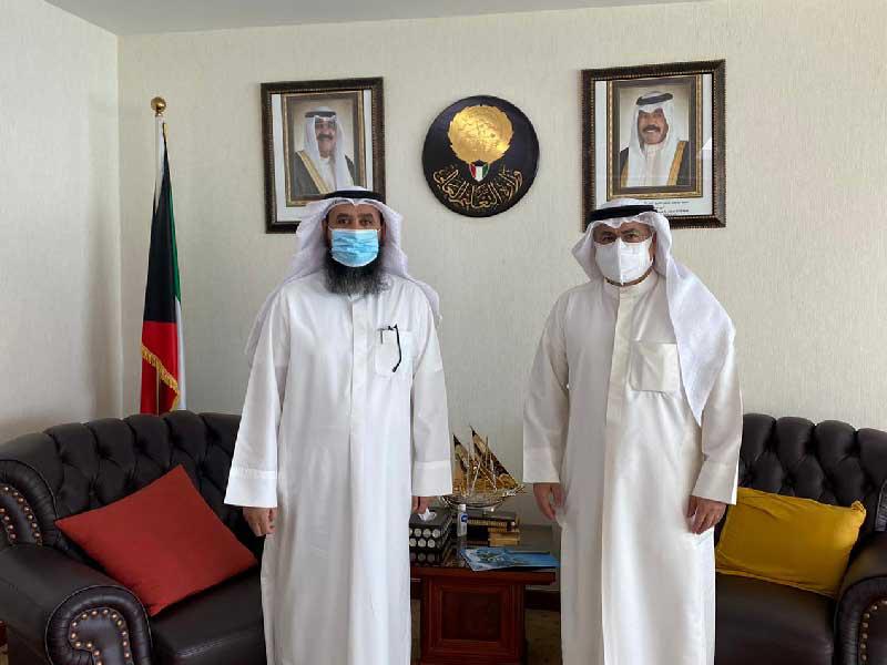 وزير النفط وزير التعليم العالي د. محمد الفارس مستقبلا  رئيس جمعية المهندسين فيصل العتل