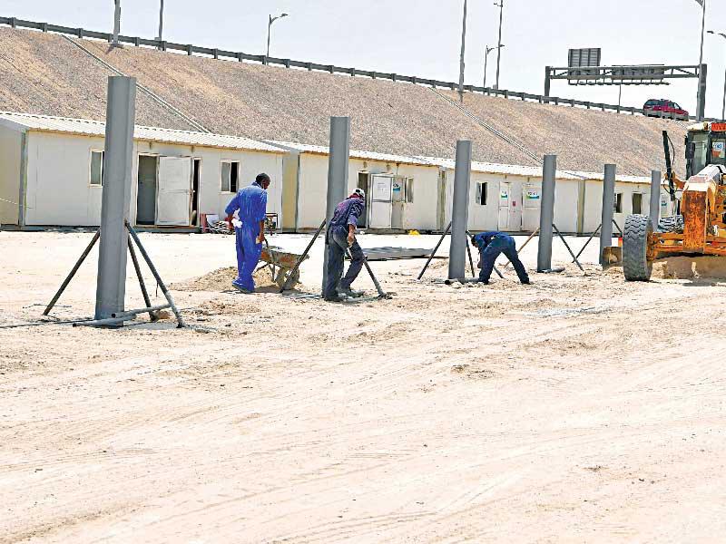 جانب من الأعمال الإنشائية في مركز جسر جابر للتطعيم