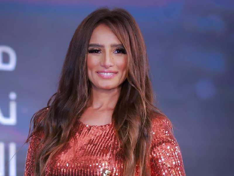 الممثلة زينة 