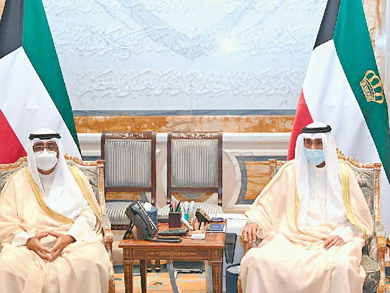  صاحب السمو أمير البلاد الشيخ نواف الأحمد مستقبلاً  سمو ولي العهد الشيخ مشعل الأحمد أمس