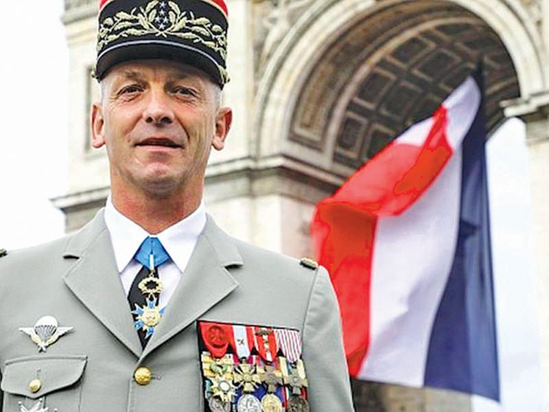  رئيس أركان الجيش الفرنسي الجنرال فرانسوا لوكوانتر