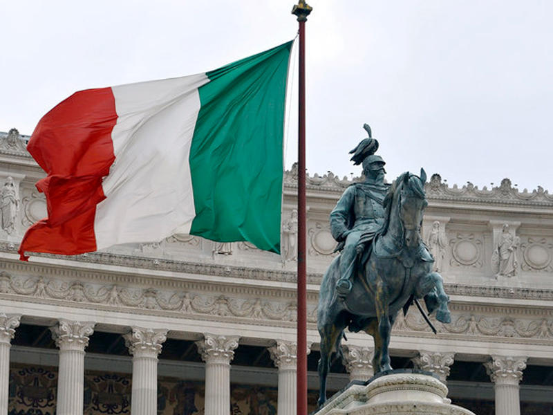 ايطاليا