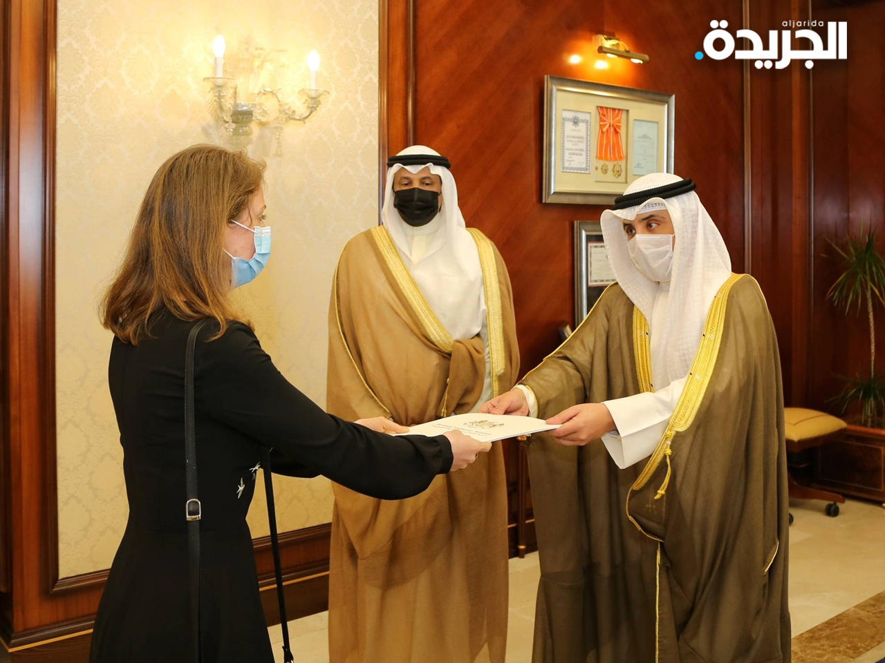 وزير الخارجية يتسلم نسخة من أوراق اعتماد سفيرة بريطانيا لدى البلاد