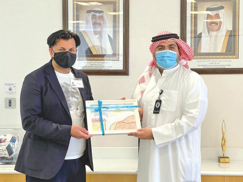 خلال تسليم العيادي