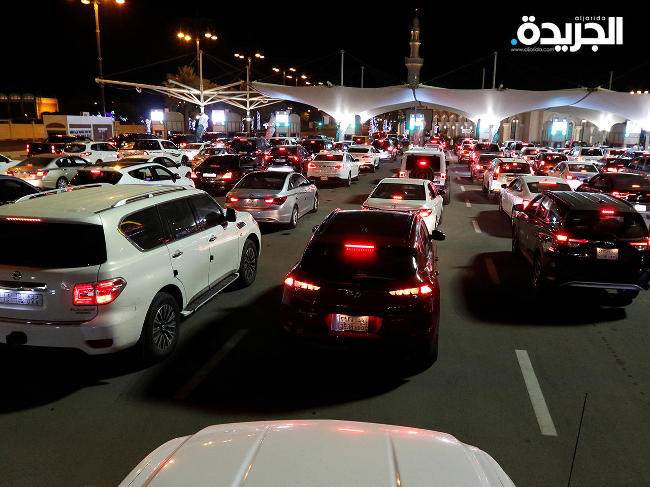 السعوديون يتدفقون إلى البحرين مع رفع الحظر على السفر