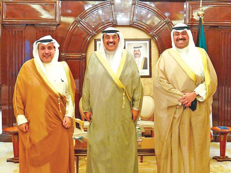  سمو رئيس مجلس الوزراء الشيخ صباح الخالد مستقبلاً  نائب رئيس مجلس الوزراء وزير الدفاع الشيخ حمد الجابر ورئيس الإدارة العامة للطيران المدني الشيخ عبدالله العلي أمس