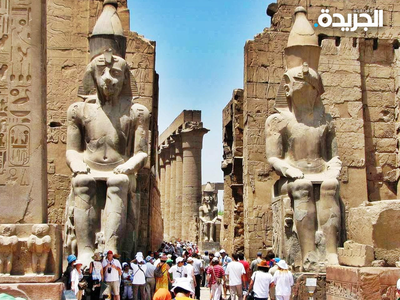 مصر تمنح موظفي السياحة أولوية الحصول على لقاح كورونا