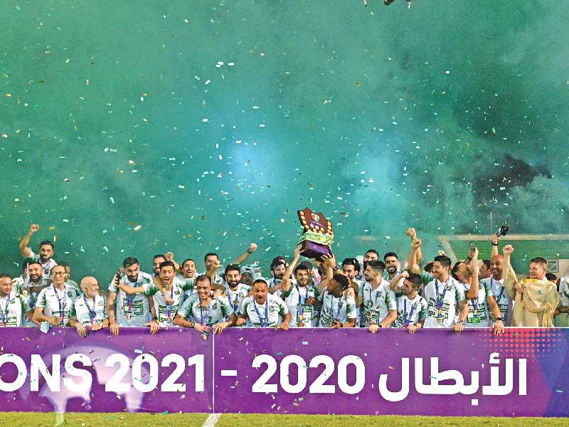 الأبطال على منصة التتويج (تصوير نوفل ابراهيم)