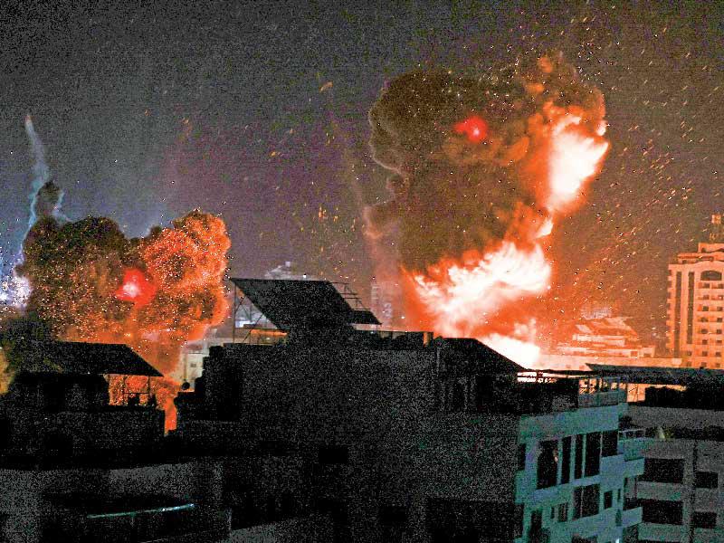 مواقع في غزة استهدفت بغارات إسرائيلية أمس الأول (أ ف ب)