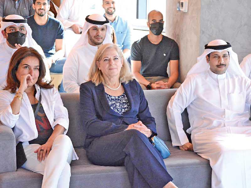 السفيرة الأميركية خلال الزيارة