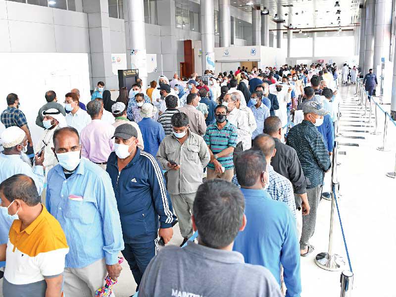 جانب من التطعيمات أمس (تصوير عوض التعمري)