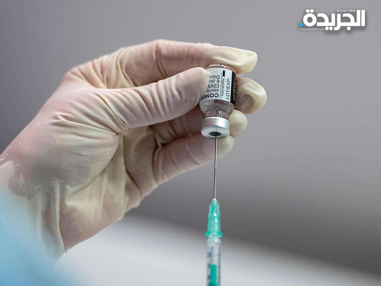 لقاحات كورونا فعّالة ضد النسخ المتحورة