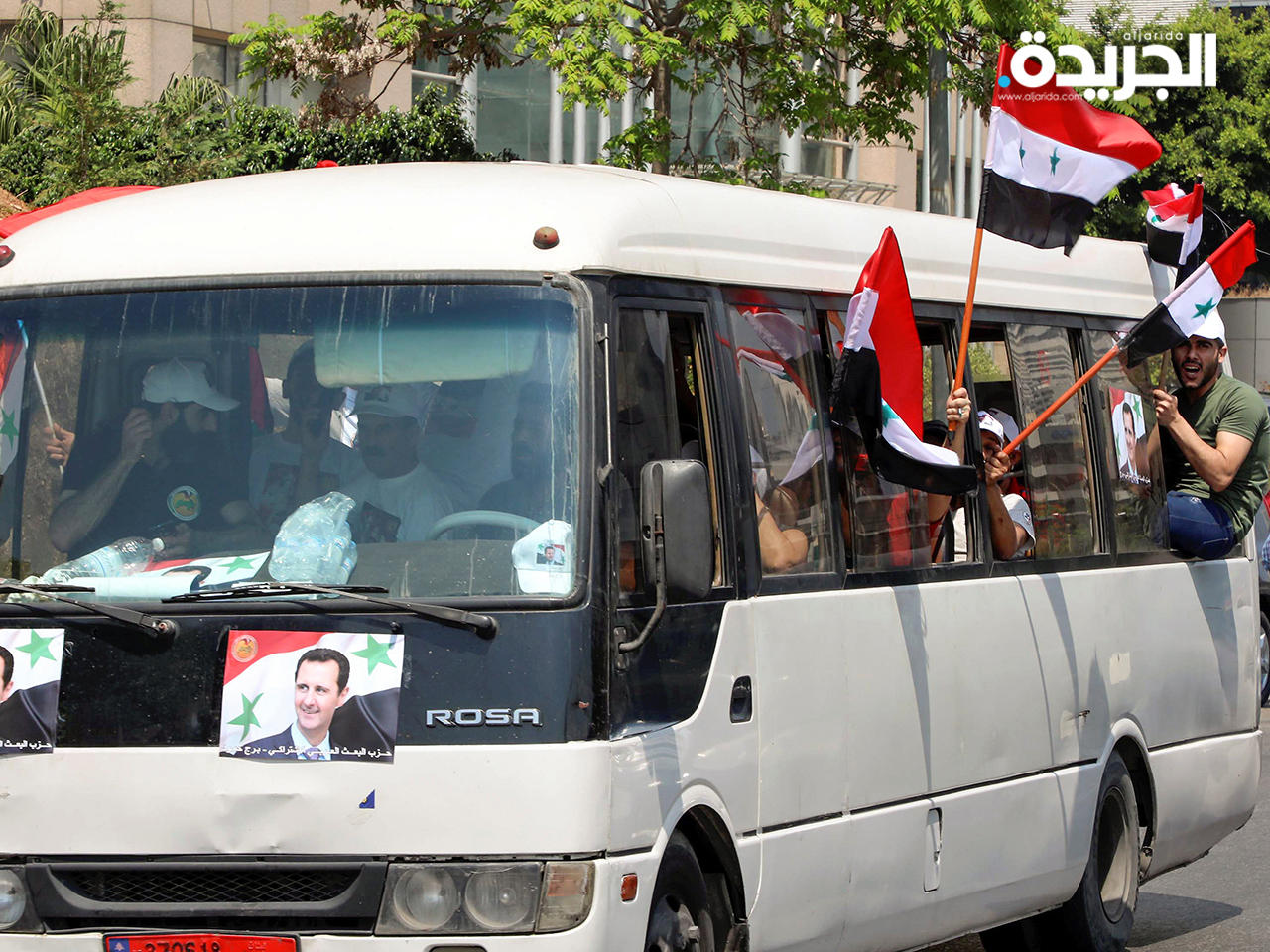 اشتباكات بين سوريين ولبنانيين