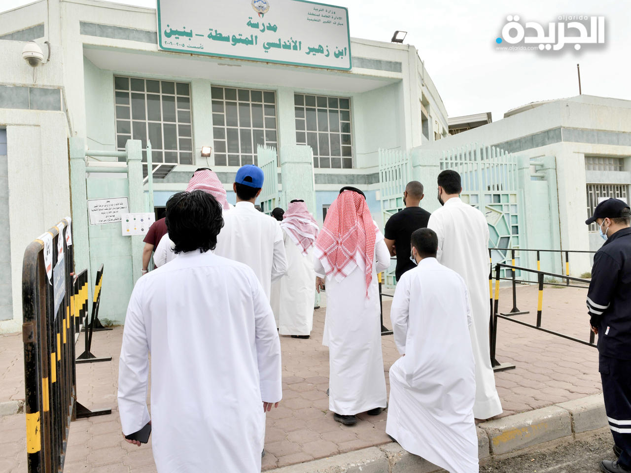 فتح صناديق الاقتراع في الانتخابات التكميلية للدائرة الخامسة