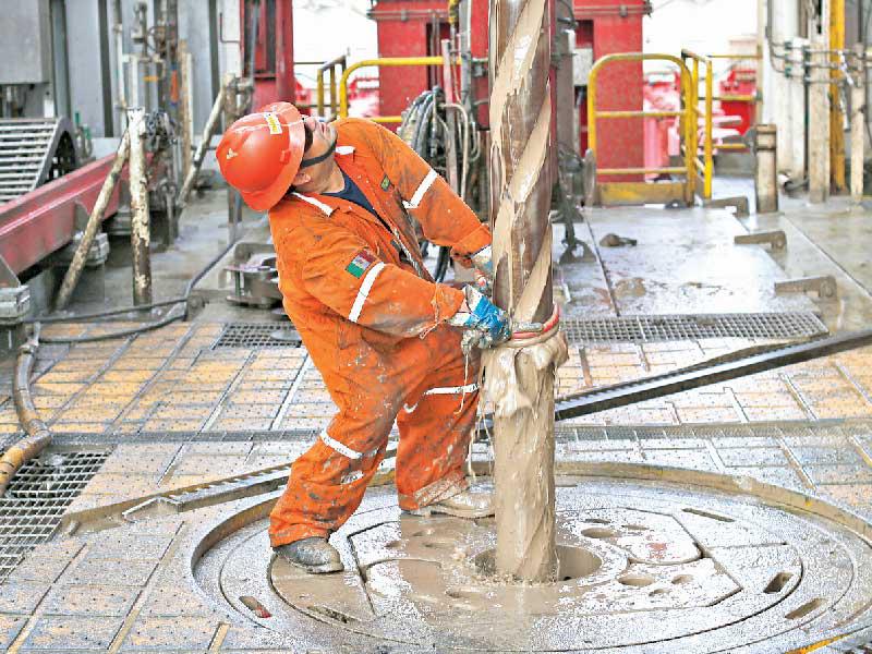 سعر برميل النفط 