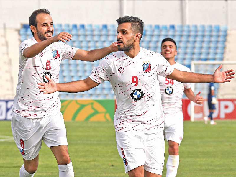 زايد يحتفل بتسجيله الهدف الثاني في مرمى  تشرين