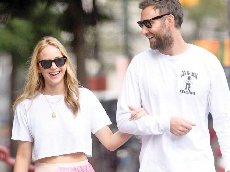 جينيفر لورانس وزوجها