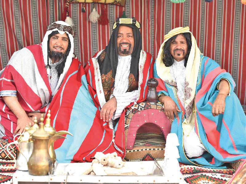 العونان في مشهد من «برودكاست»