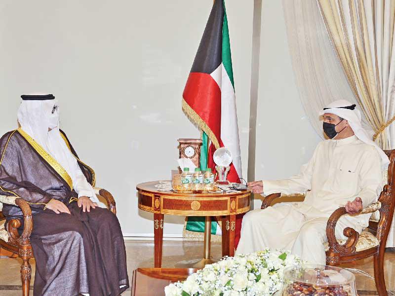  نائب وزير الخارجية، السفير مجدي الظفيري مستقبلا السفير السعودي أمس