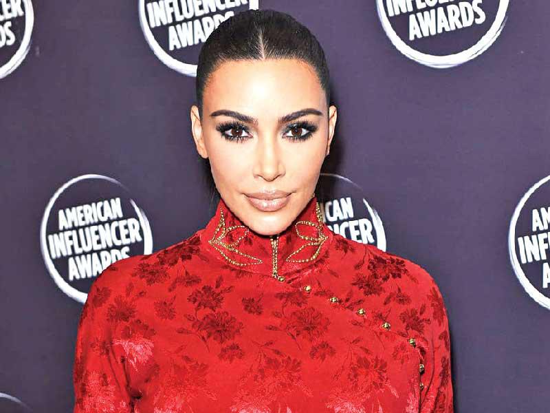 نجمة تلفزيون الواقع كيم كارداشيان