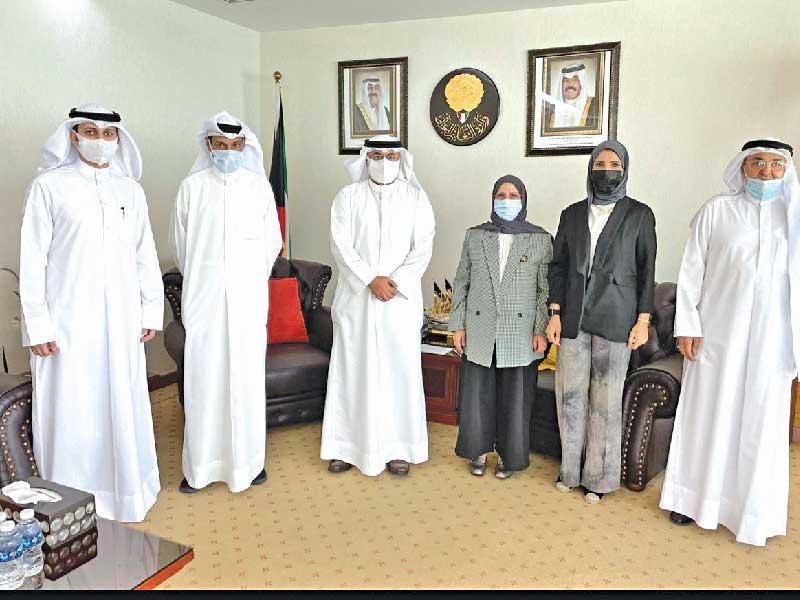  وزير النفط وزير التعليم العالي الدكتور محمد الفارس خلال استقباله وفد الجمعية