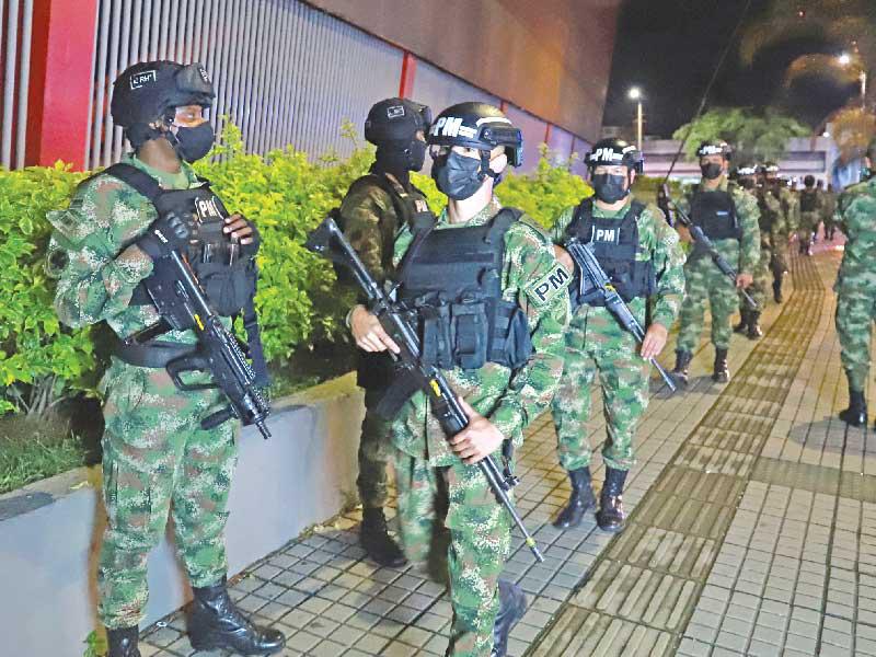 عناصر من الجيش الكولومبي