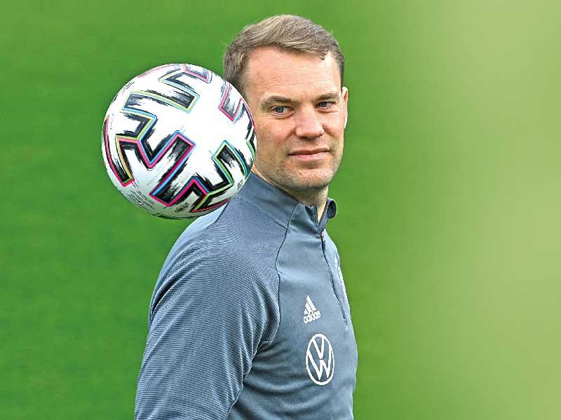 قائد المنتخب الألماني  مانويل نوير