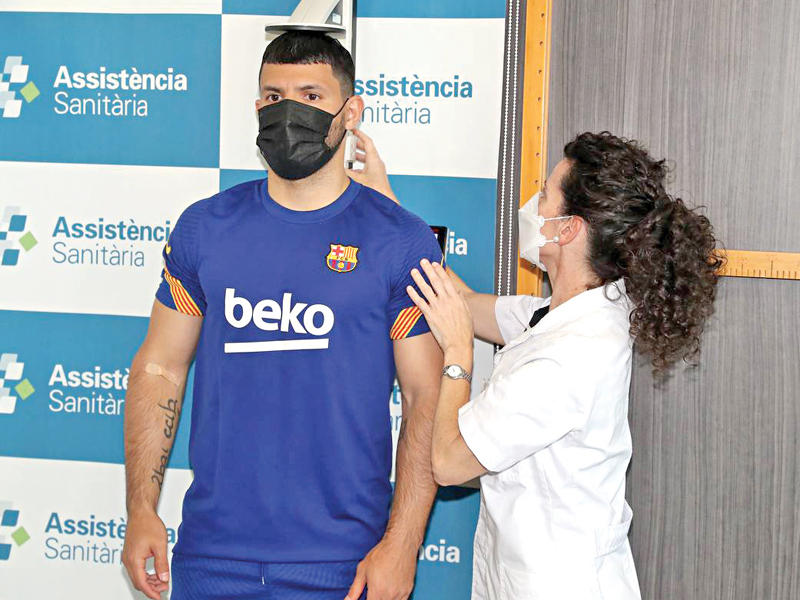 أغويرو خلال الفحص الطبي