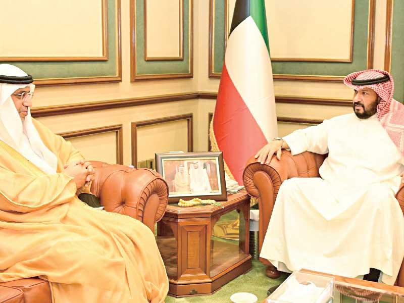 محافظ العاصمة الشيخ طلال الخالد مستقبلا سفير الإمارات أمس