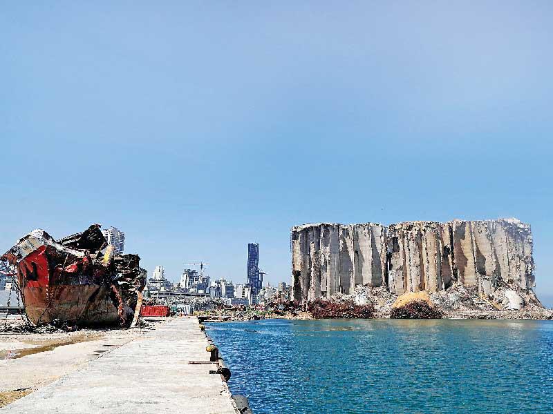 إهراءات مرفأ بيروت المدمر كما بدت قبل أيام   (أ ف ب)