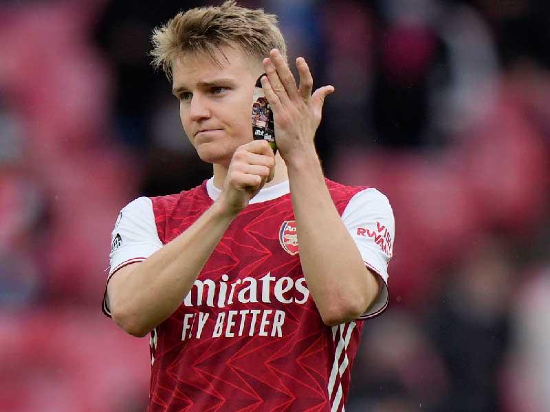 لاعب الوسط النرويجي لريال مدريد المعار لصفوف أرسنال مارتن أوديغارد