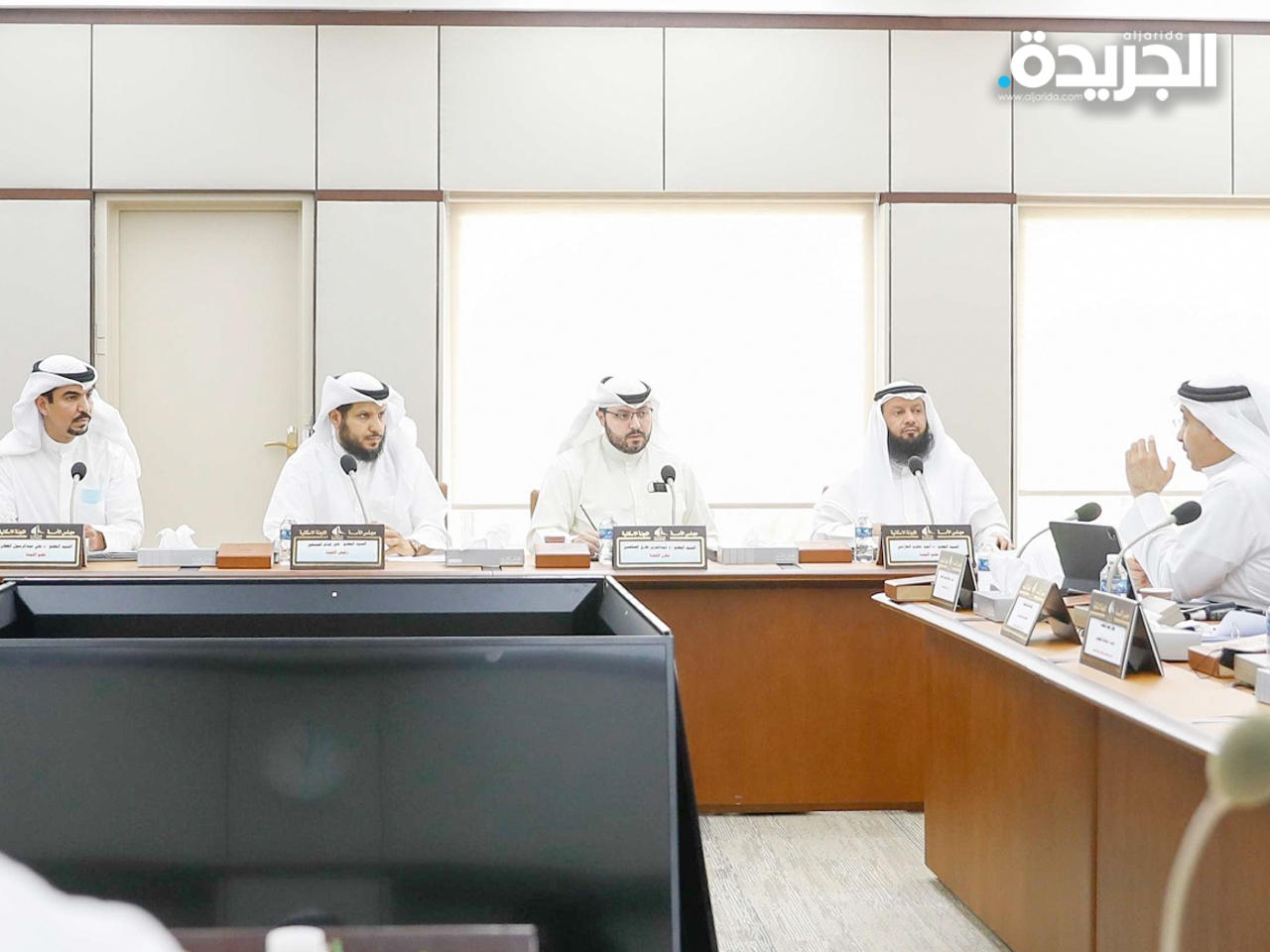  لجنة شؤون الإسكان