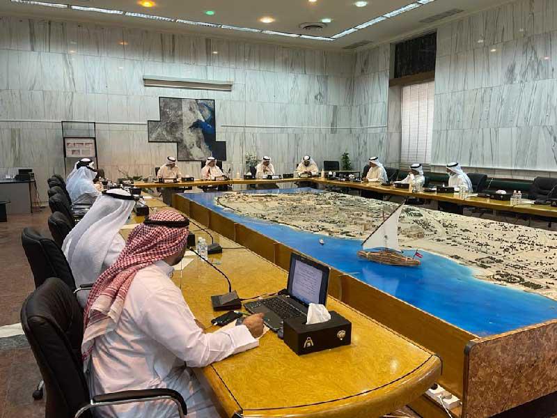 جانب من اجتماع لجنة مبارك الكبير