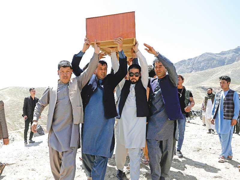 انفجارين منفصلين استهدفا حافلتي نقل عام في العاصمة كابول